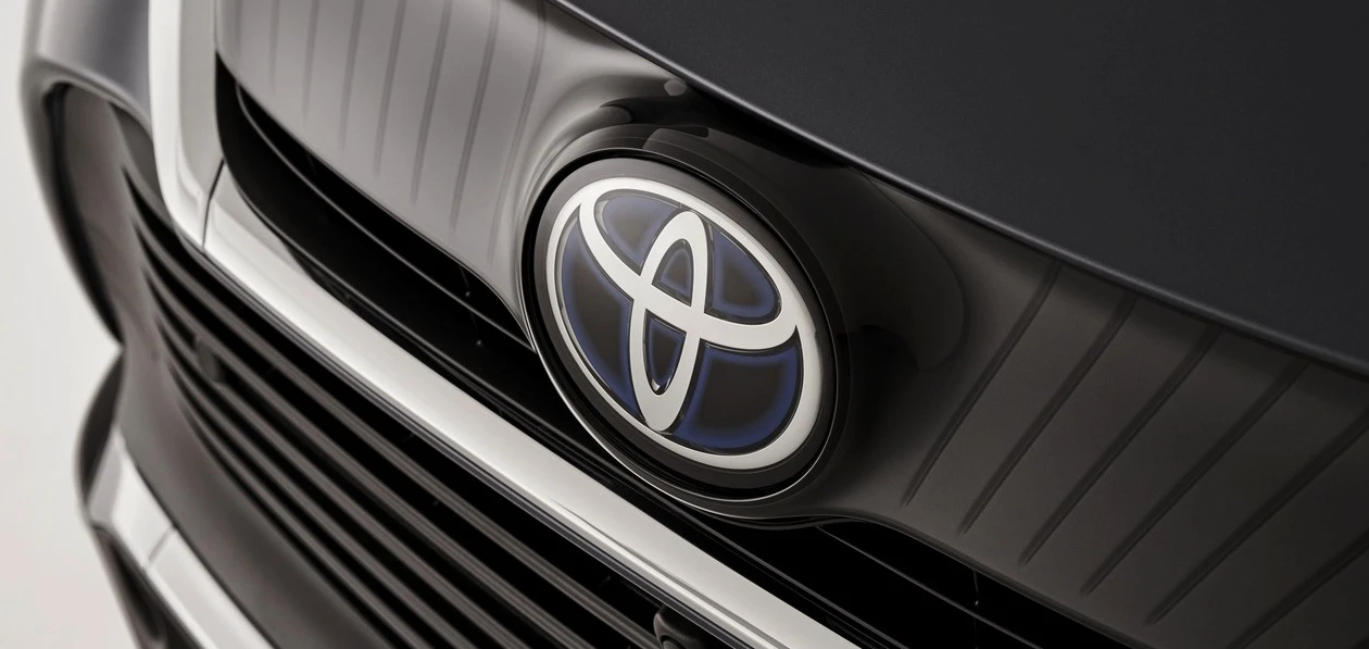 СП Бизнес Кар бросил вызов Toyota