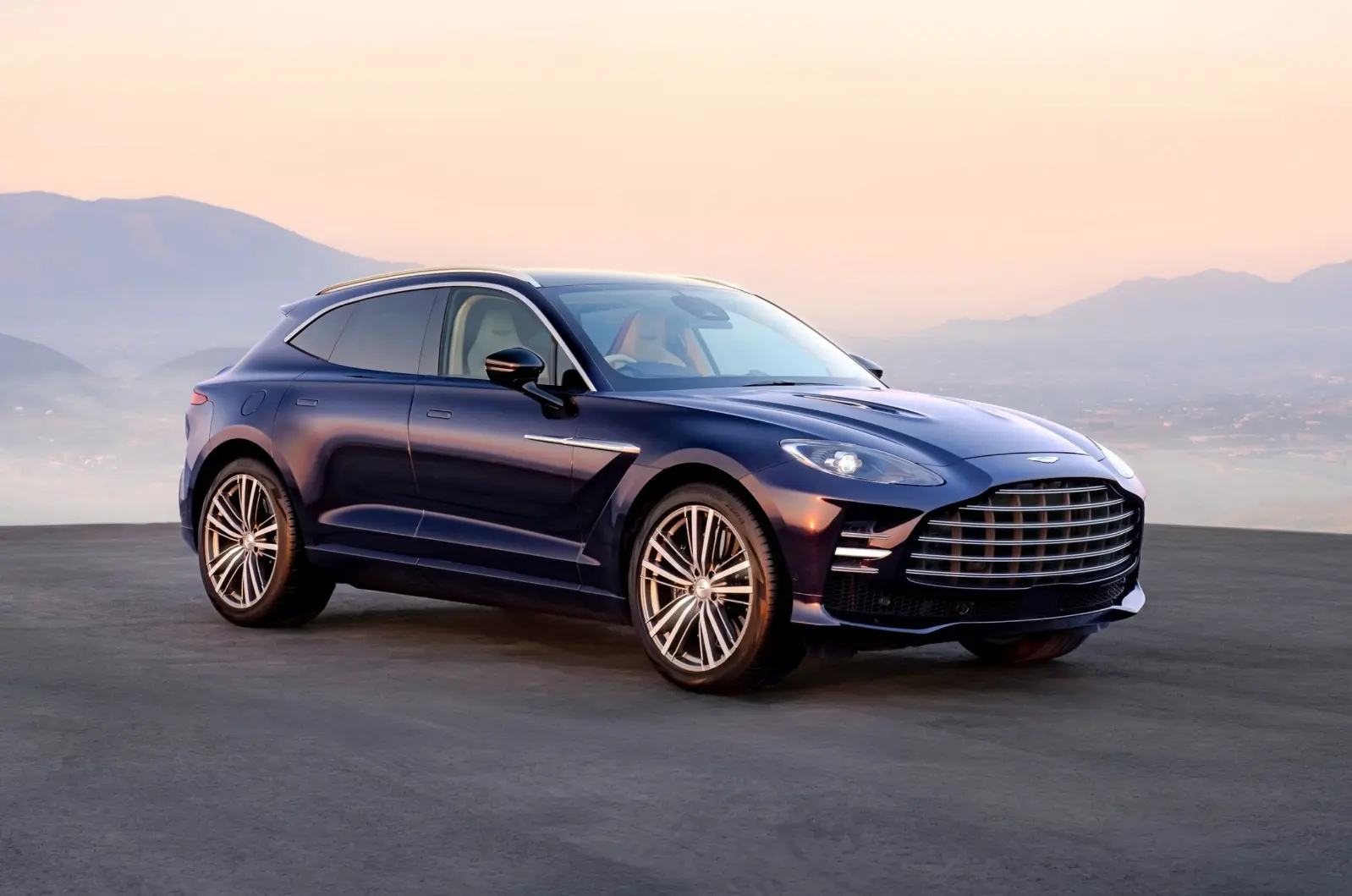 Aston Martin DBX GT: больше роскоши и комфорта в сочетании с бескомпромиссной динамикой