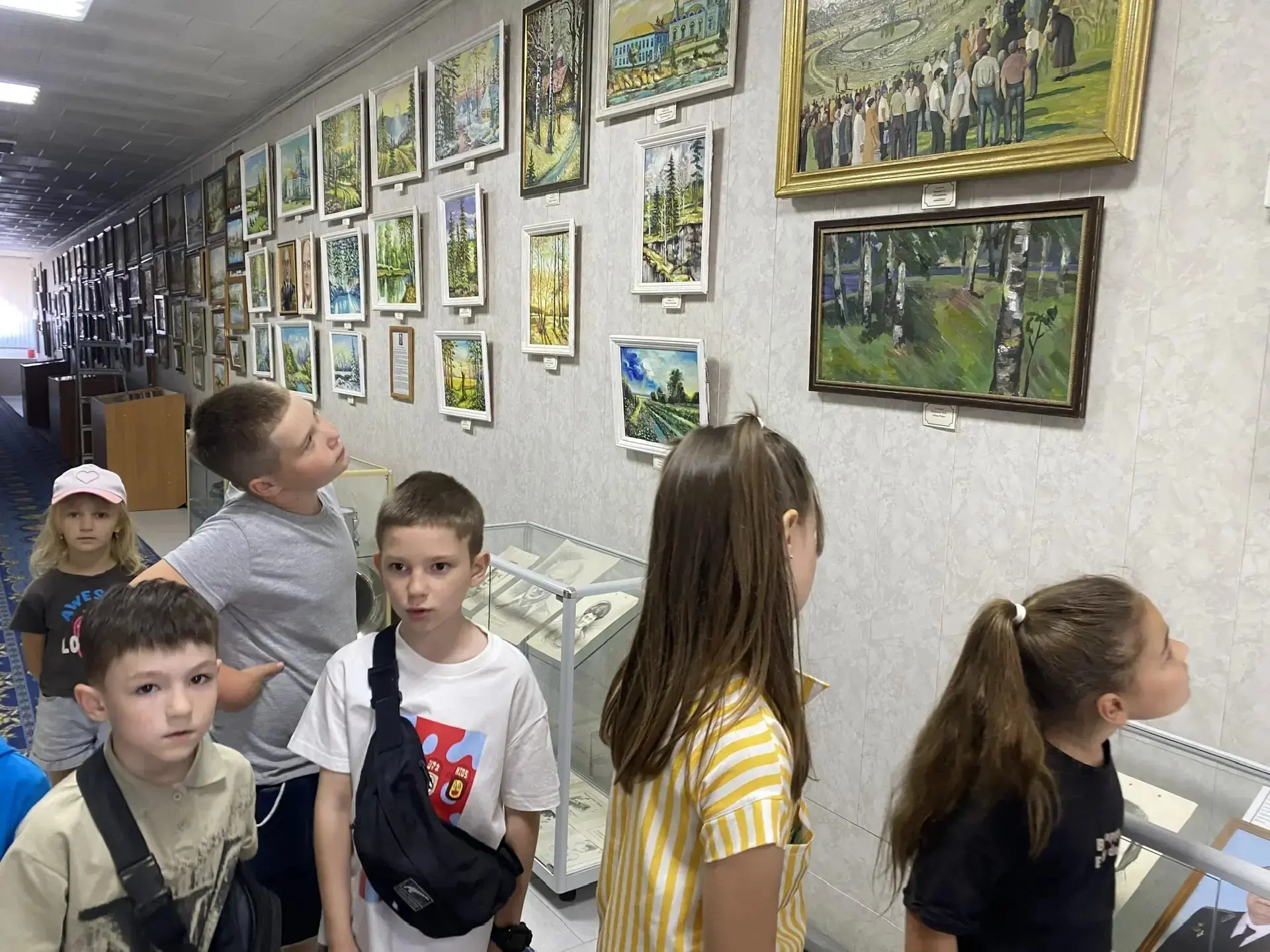 ✨Ребята из пришкольного лагеря совершили увлекательную экскурсию в краеведческий музей, где познаком