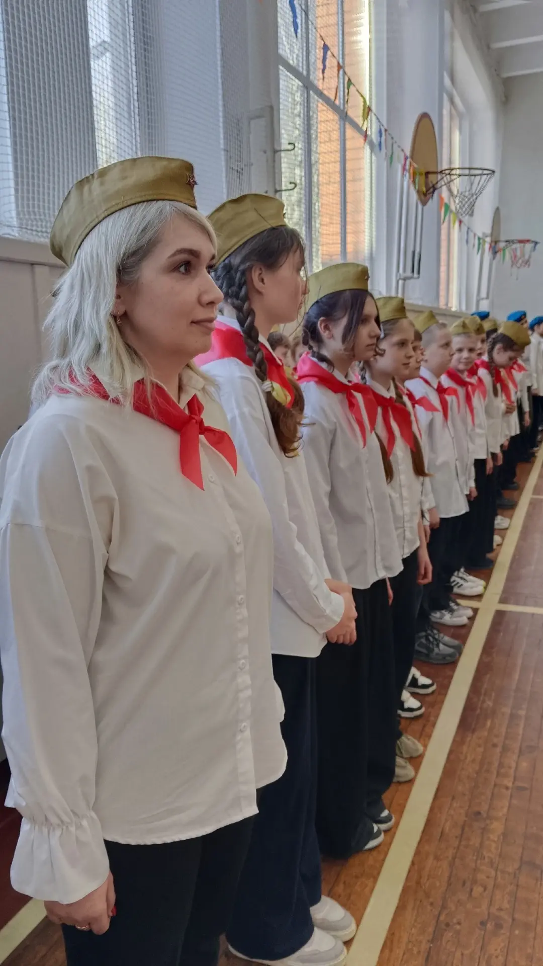 Продолжаем делиться фотографиями со смотра строя и песни посвященного Дню защитника Отечества!