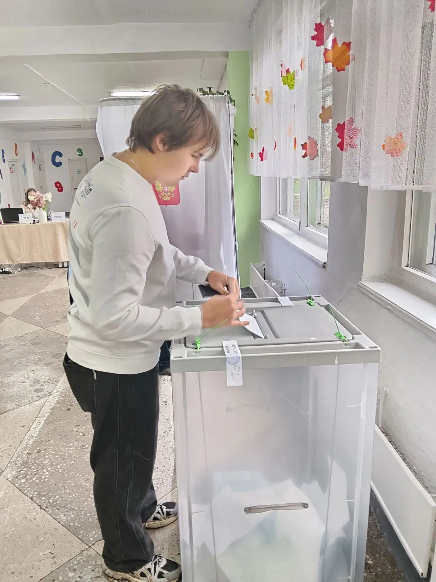 🎉 Поздравляем  Антона, выпускника МБОУ СОШ №12, с первым голосованием! 🤝