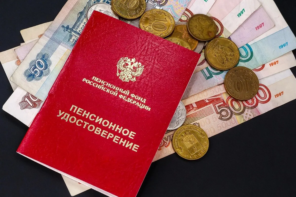 С 1 августа почти 222 тысячи работающих пенсионеров Челябинской области начнут получать...