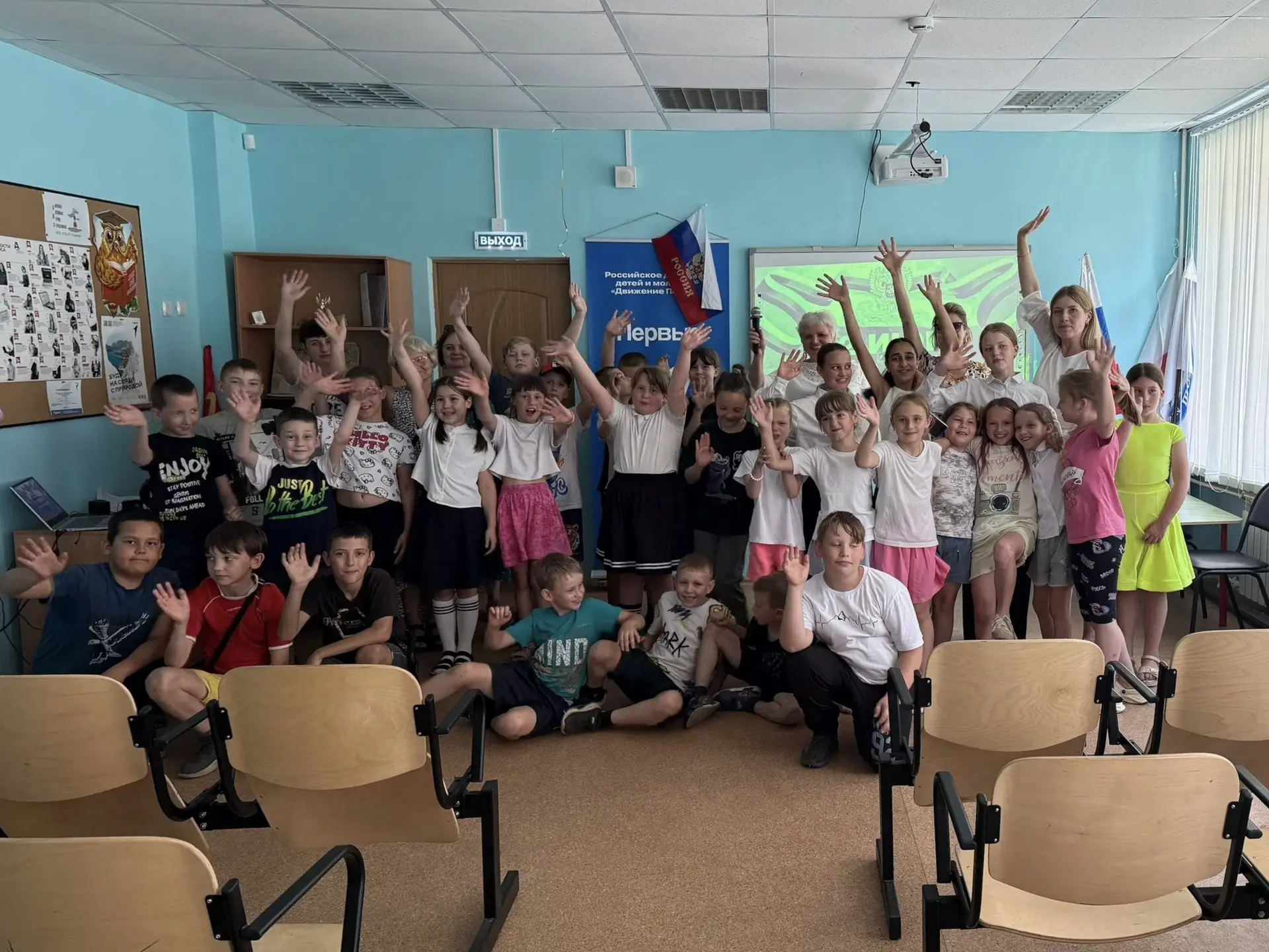 ⭐ Сегодня в нашем школьном лагере - настоящий праздник!

В преддверии Дня России мы зажгли свою мале