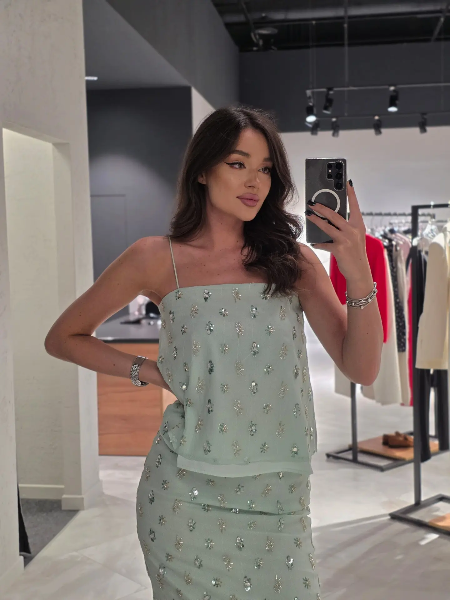 Комплект в мятно‑пастельной гамме — воплощение лёгкой романтики и непринуждённой элеган...