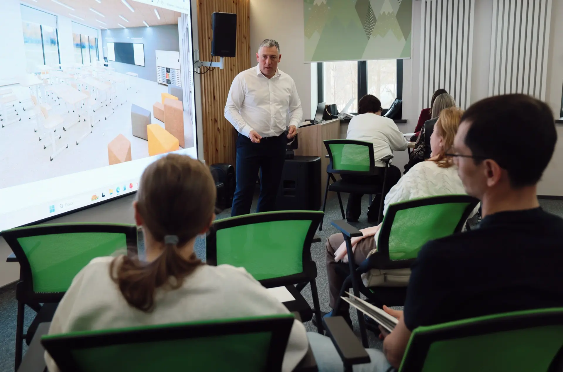 🏫Знакомство с «НОВАшкола»!   ✔️На встрече с родителями директор нового образовательного центра Андре