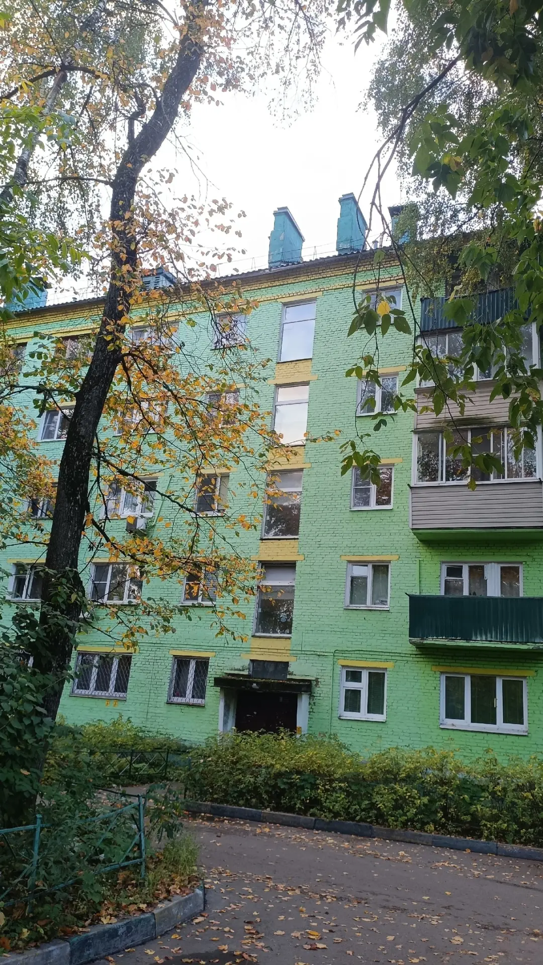 🏚Томилино, Гаршина, 22: до зимы — месяц, водостоков над подъездами нет