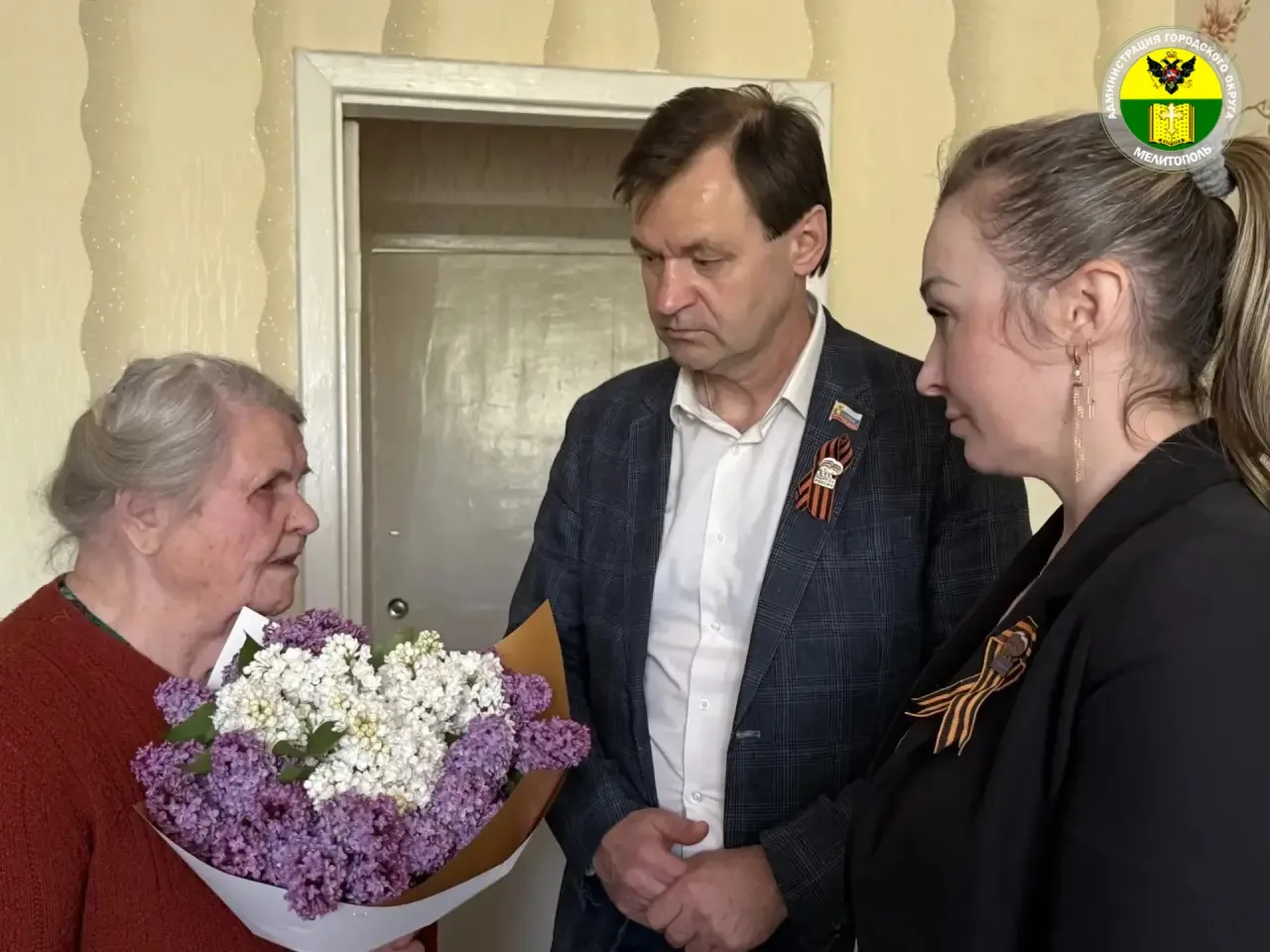 Депутаты Мелитопольского городского Совета поздравили ветеранов с Днём Победы  Депутаты Инесса Шевче