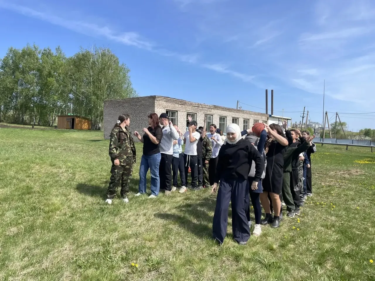 💥 В рамках мероприятий, посвящённых Дню Победы, в нашей школе прошли «Весёлые старты» ...