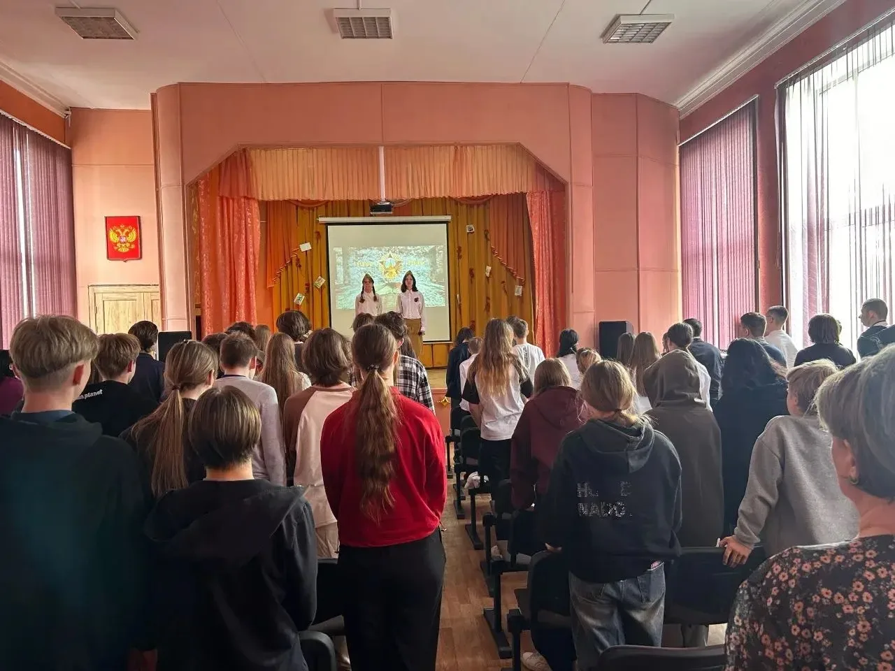 🎭Спектакль «Вечно живые»  7 и 8 мая в Центре образования – школе № 25 имени Александра Сивагина прош