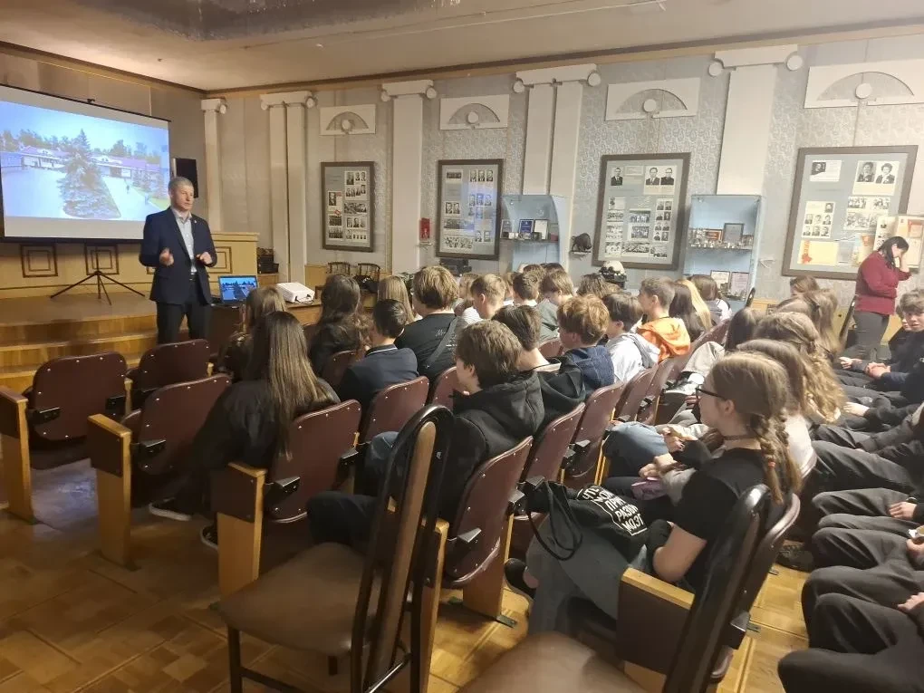 Юные инженеры будущего   В рамках всероссийского проекта «Билет в будущее» сегодня ученики 8Г класса