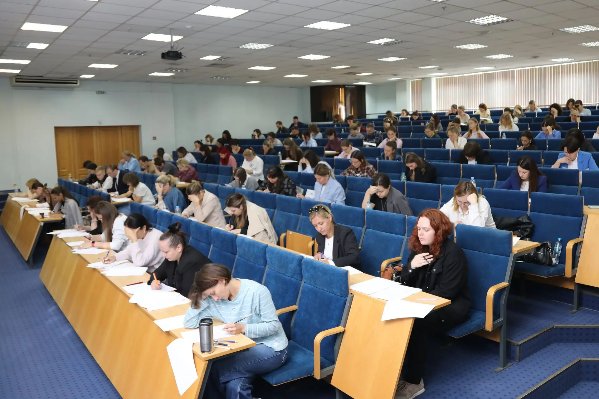 Почти 11 человек на место составил конкурс на позицию стажёра в Нотариальной палате Сан...