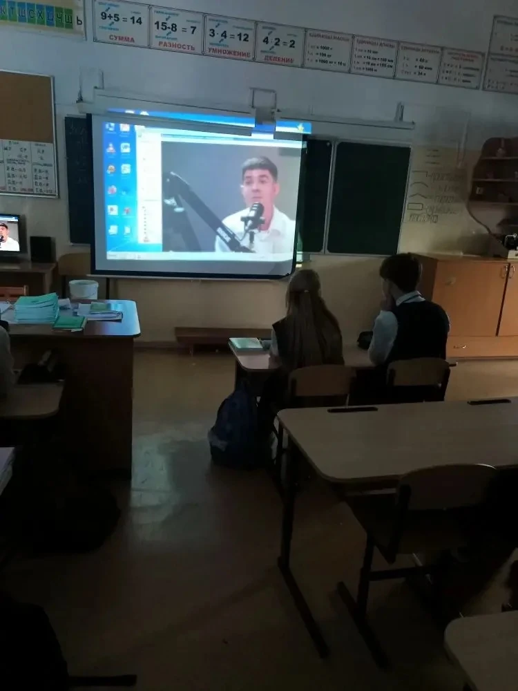 🎖️ Память поколений В честь 81-й годовщины Великой Победы ученики среднего звена нашей школы приняли