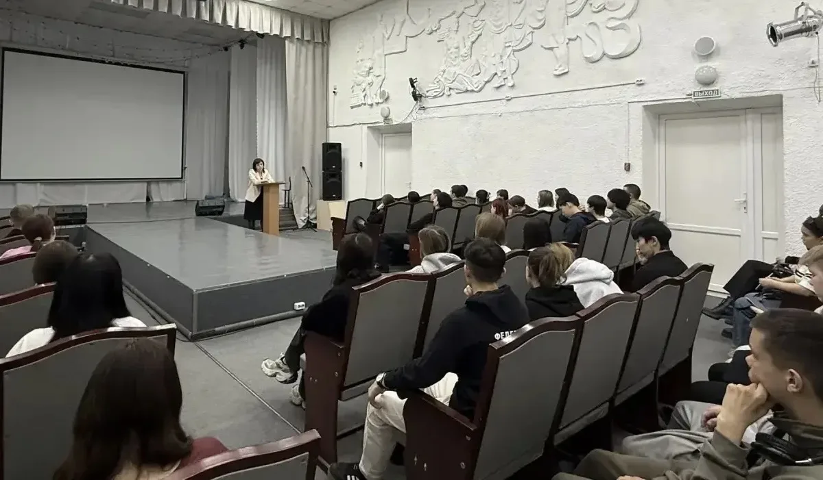 Для детей-сирот и детей оставшихся без попечения родителей сегодня прошла консультационная встреча, 