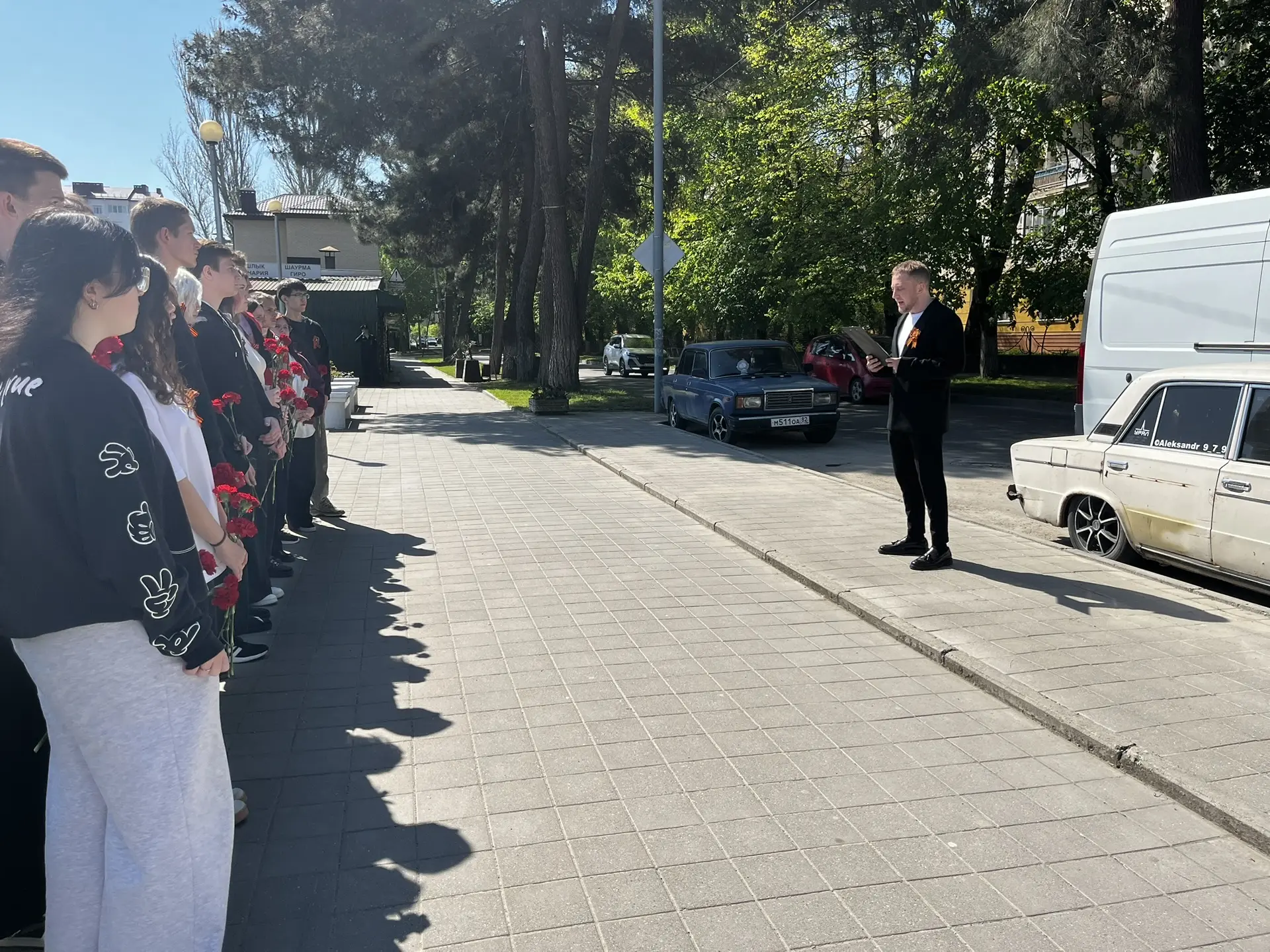 🎗️Студенты Анапского индустриального техникума приняла участие в церемонии возложения цветов к Братс