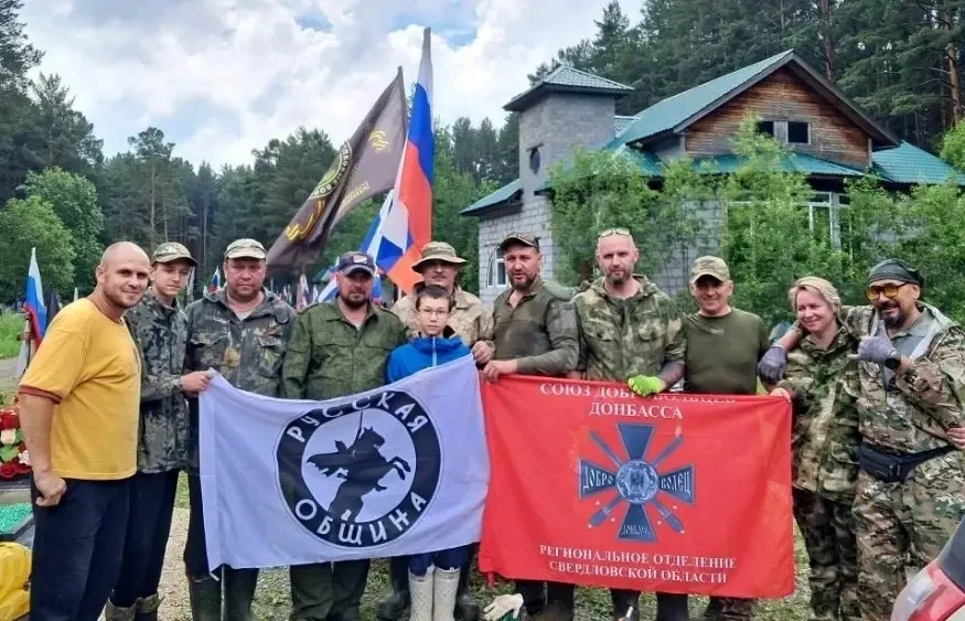 🇷🇺 В Арамили участники СВО и общественные организации навели порядок на Аллее славы

Несмотря на