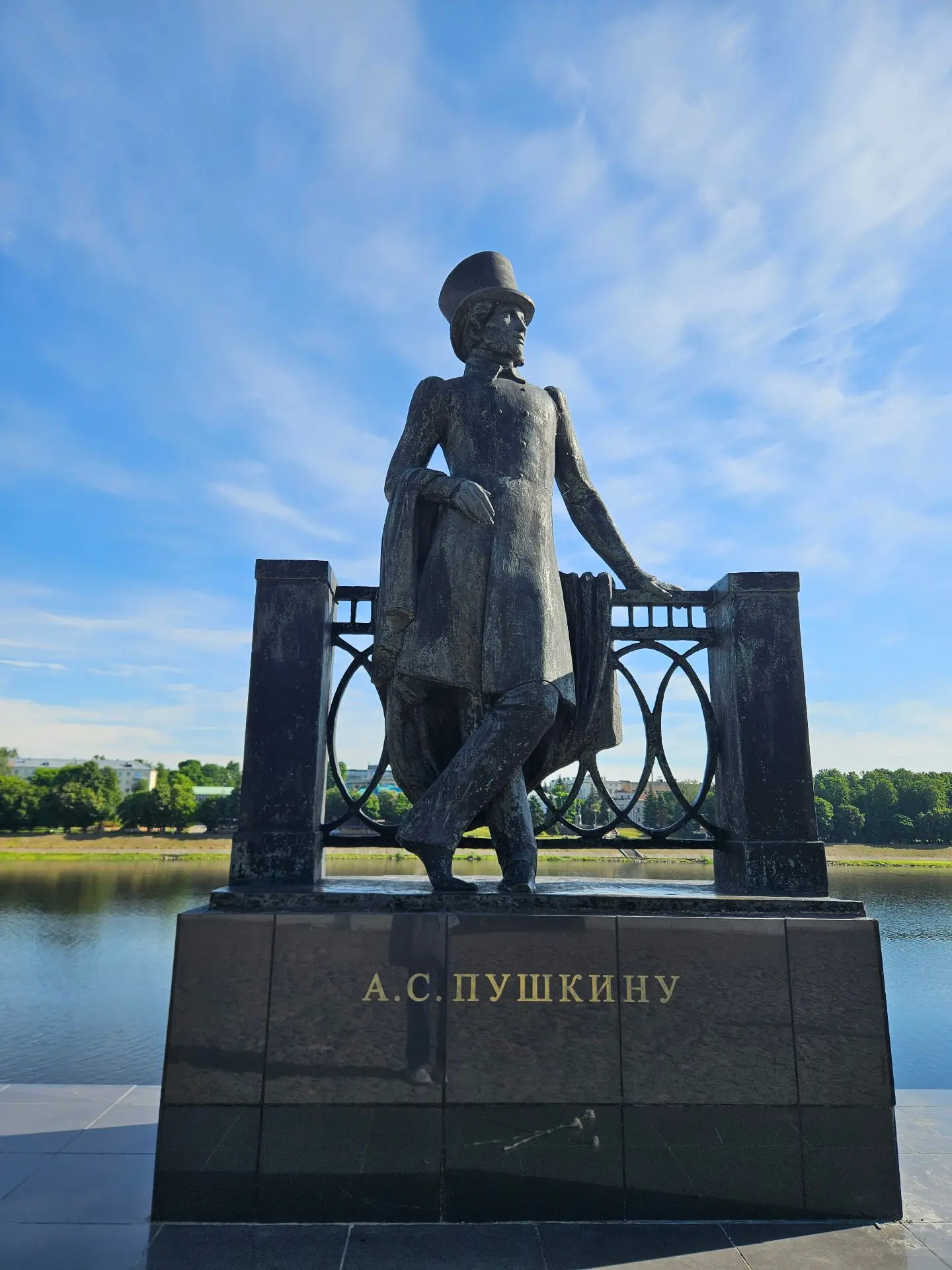 Александр Сергеевич Пушкин — имя, которое звучит в каждом русском доме. Его стихи и сказки знакомы н