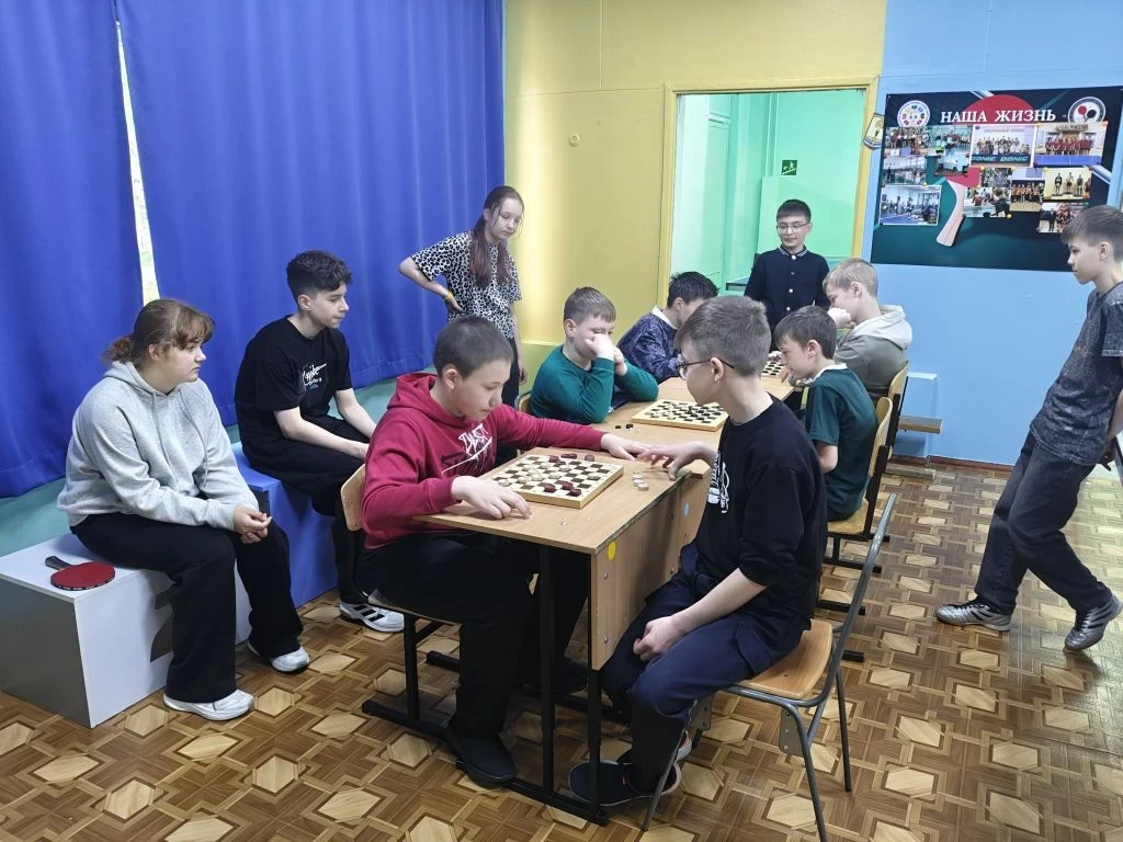 🏓 В Центре детского творчества продолжается профильная смена «Весёлая ракетка»!

Ребята активно уча