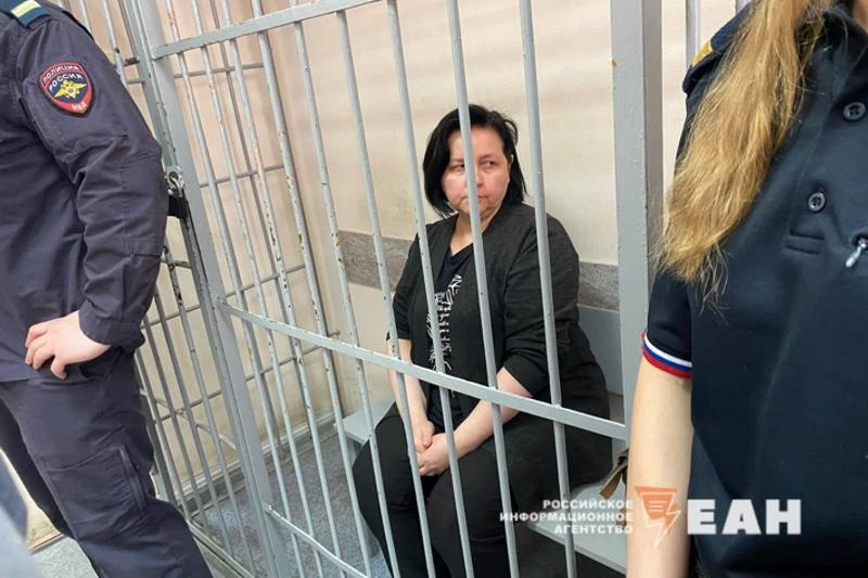 Экс-глава экзаменационного центра при УрФУ получила условный срок за торговлю сертифика...