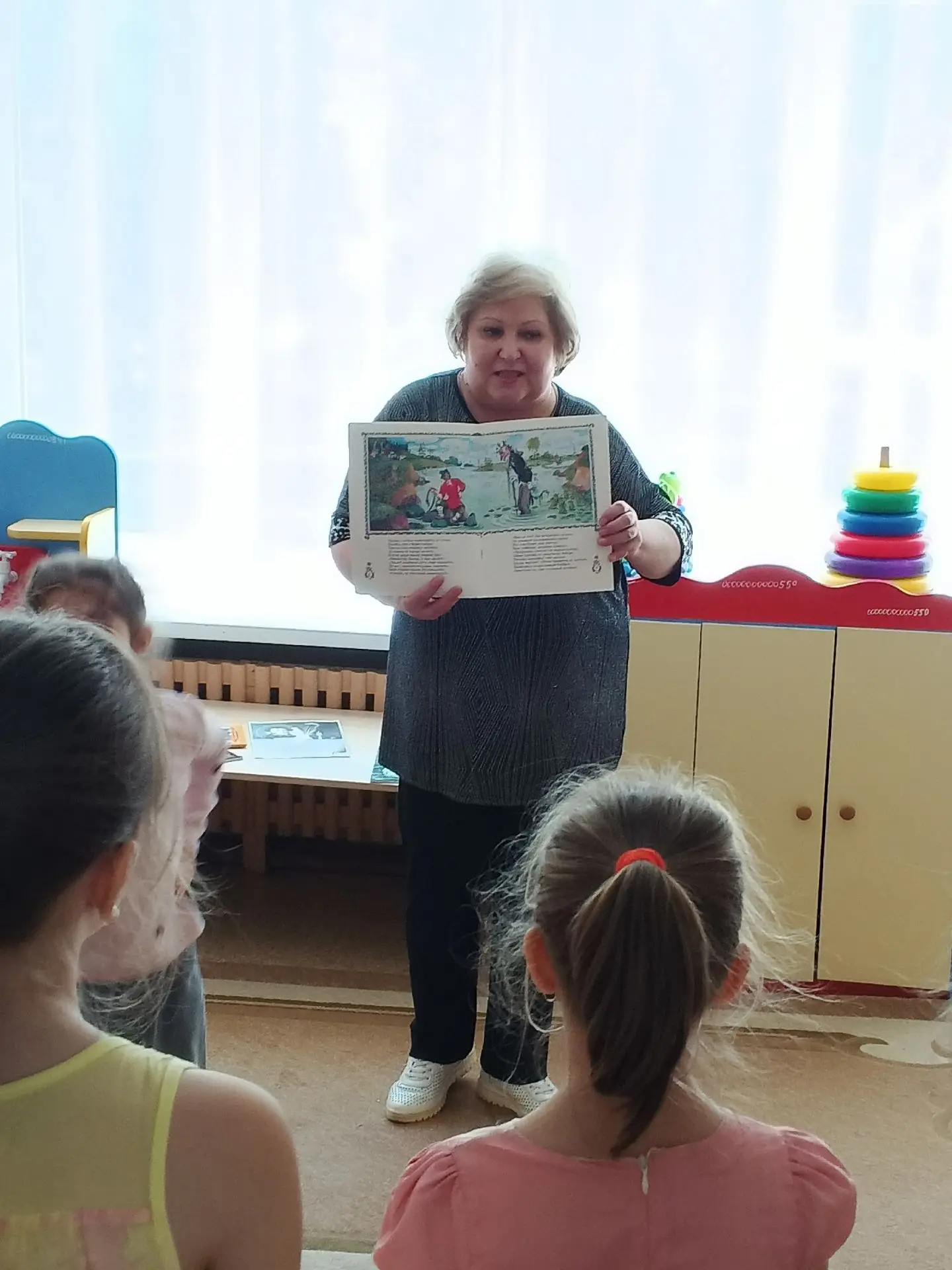 Читаем А.С.Пушкина детям.

Люблю я Пушкина творенья,
И это вовсе не секрет.
Его поэм, стихотворений
