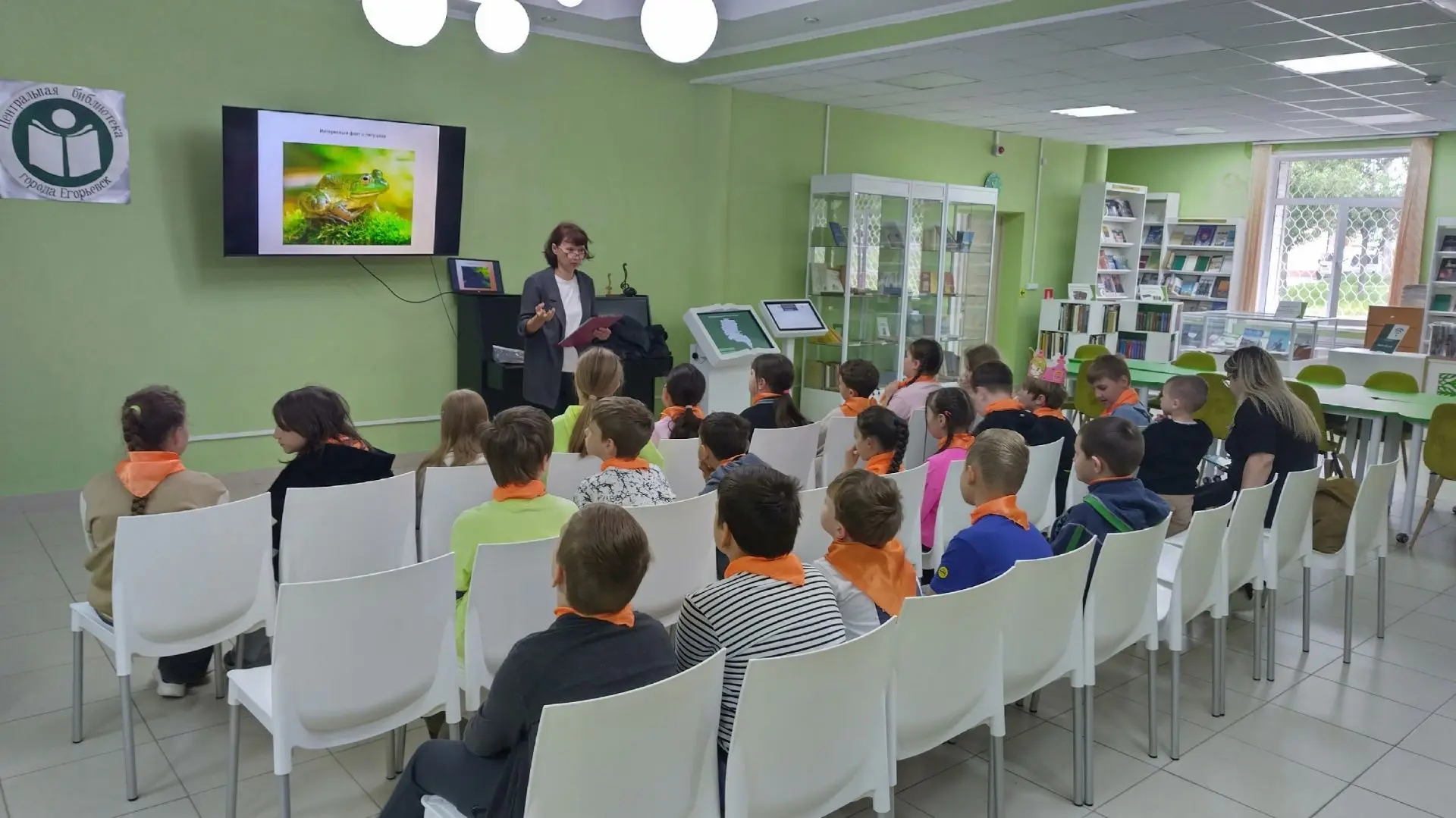 Наступило долгожданное лето! Ребята из летнего пришкольного лагеря МБОУ СОШ № 12 познавательно и акт