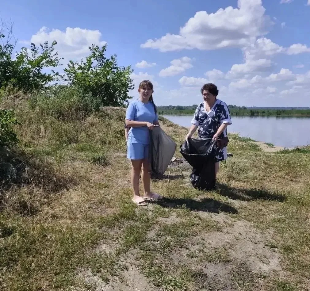 Сегодня Тельбухова В. , Асташова М. ,Степанова С.А. приняли активное участие в экологической акции «