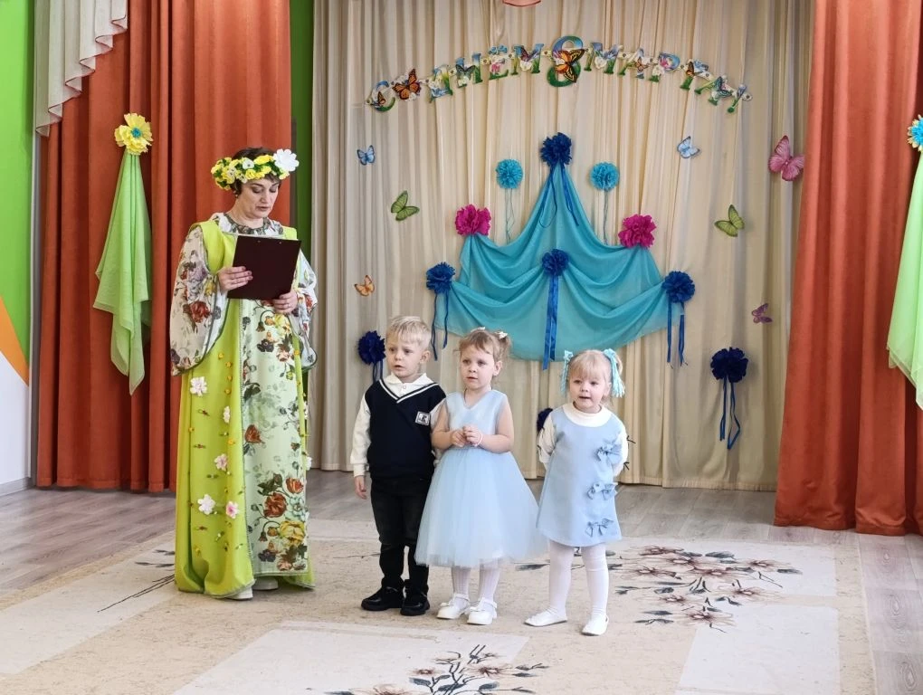 8 Марта в детском саду – самый трогательный, нежный и удивительный праздник. Он посвящё...