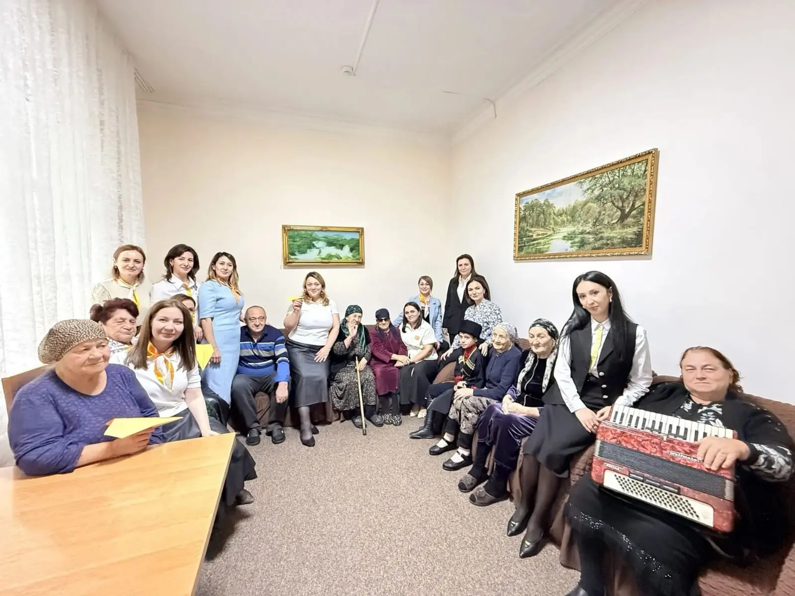 В рамках празднования Международного дня пожилых людей команда «Навигаторов детства» Зо...