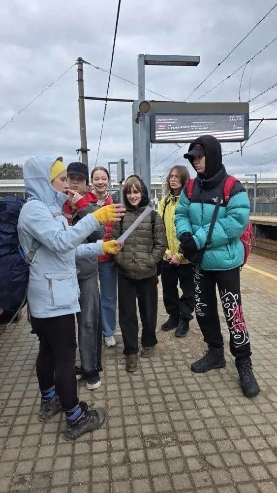 Ребята из школьного турклуба «Навигатор» в выходной отправились в путешествие по маршруту Аникеевка 