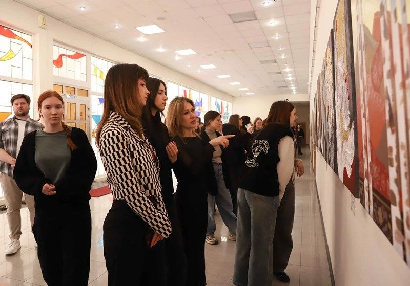 В КГИК открылась выставка "Монохром"  В фойе концертного зала Краснодарского государственного инстит