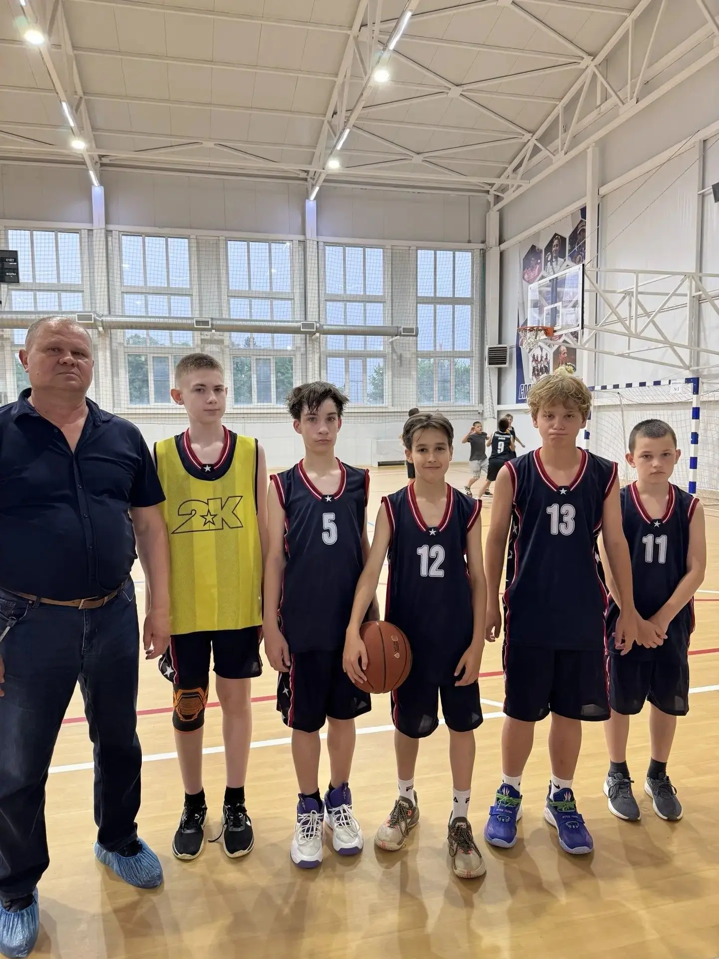 🏀ИСТОРИЯ, КОТОРУЮ МЫ ПИШЕМ САМИ

Полуфинал.
Приморско-Ахтарск. Счёт 11:0.
Техническая победа. 
Без 