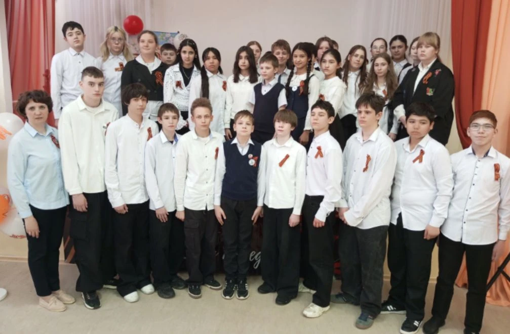 🎖Вперед и с песней! Конечно же, с песней о Победе.  8 мая в МБОУ СОШ 15 прошел концерт Победы! Чем з