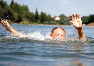 ❗ Водоёмы опасны в любое время года, особенно летом. Соблюдайте простые правила, чтобы избежать беды