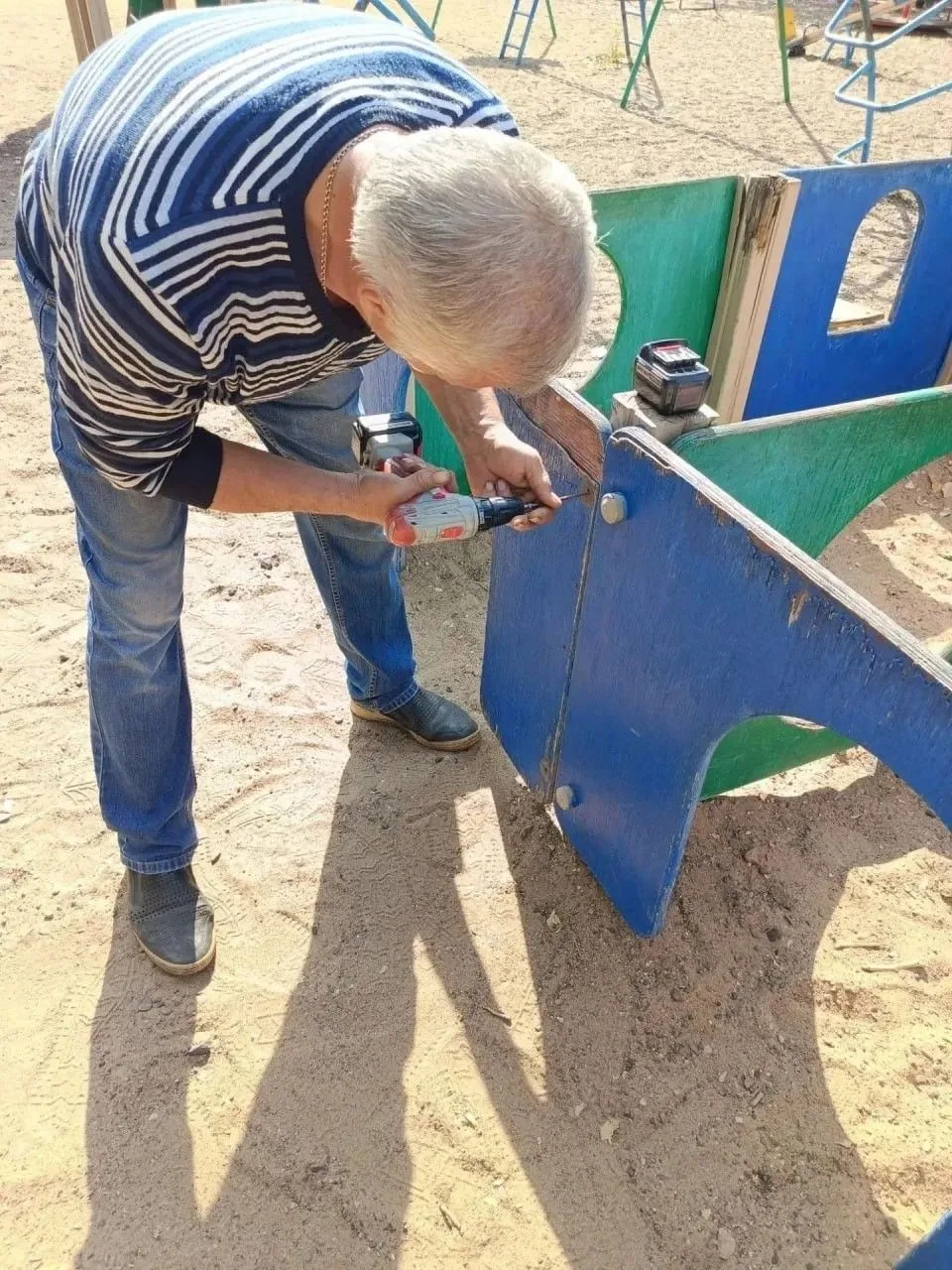 В парке Цвиллинга на ребёнка упала незакреплённая дверца игрового домика