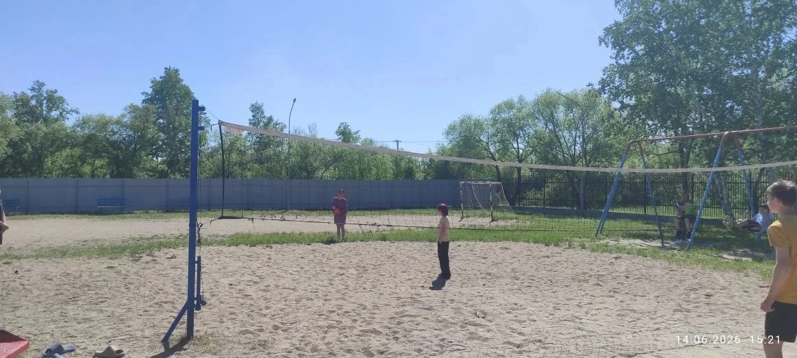 🏐 Волейбольный накал страстей! 🏐

В нашей спортивной смене отгремел турнир по мини-волейболу! 🤯 С