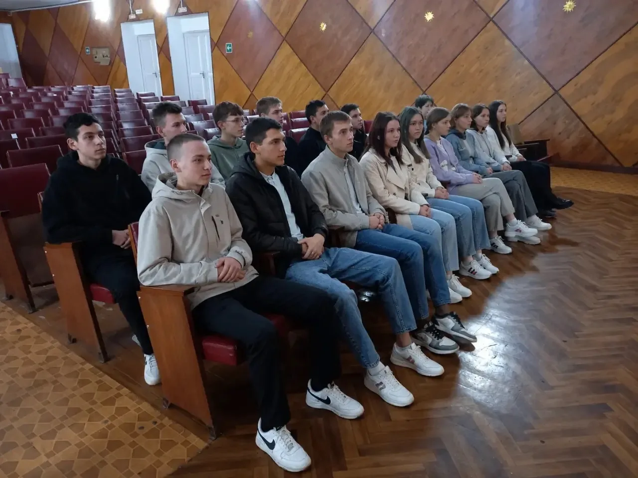 ✒️Сегодня в Новониколаевском СДК прошел информационный час «Живое наследие» день славян...