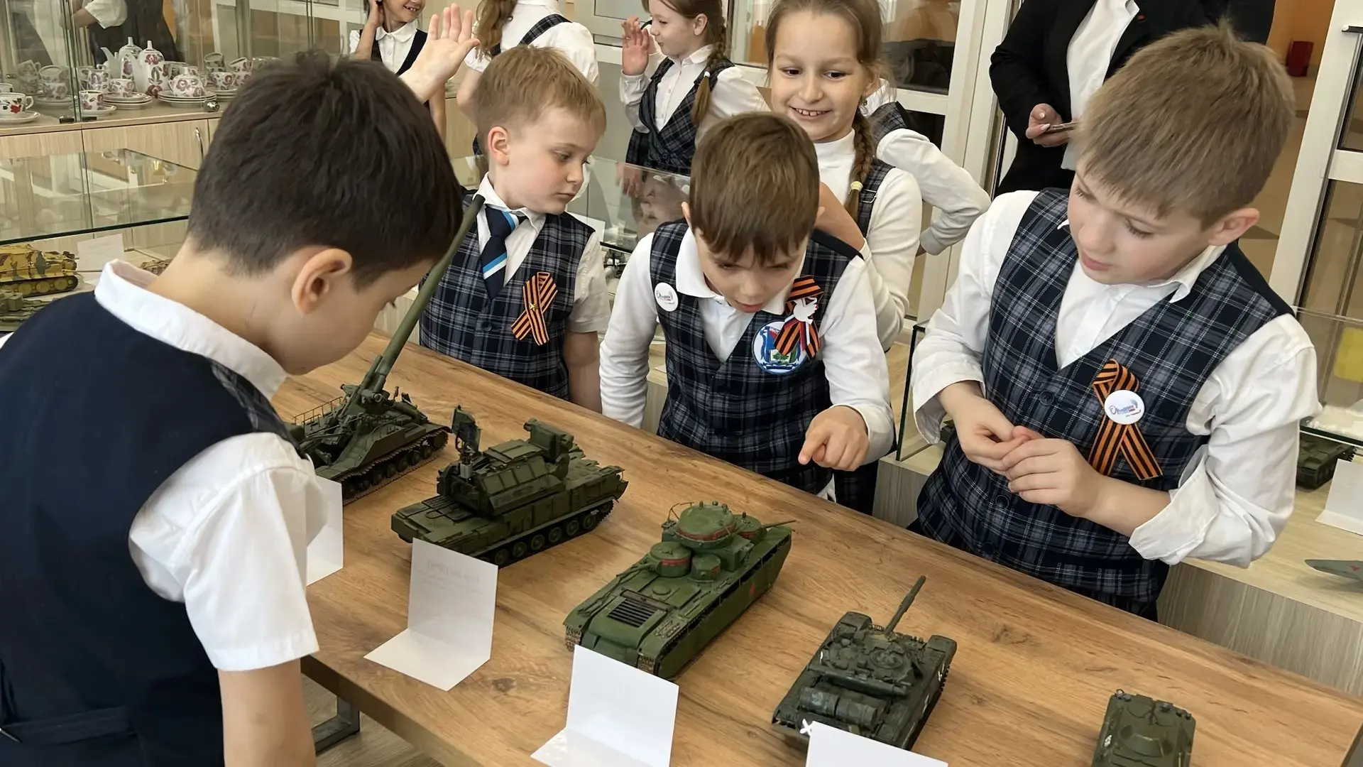 ️Хранители памяти🎖️   Знаете, что помогает оживить страницы истории? Увлечённость и руки, которые тв
