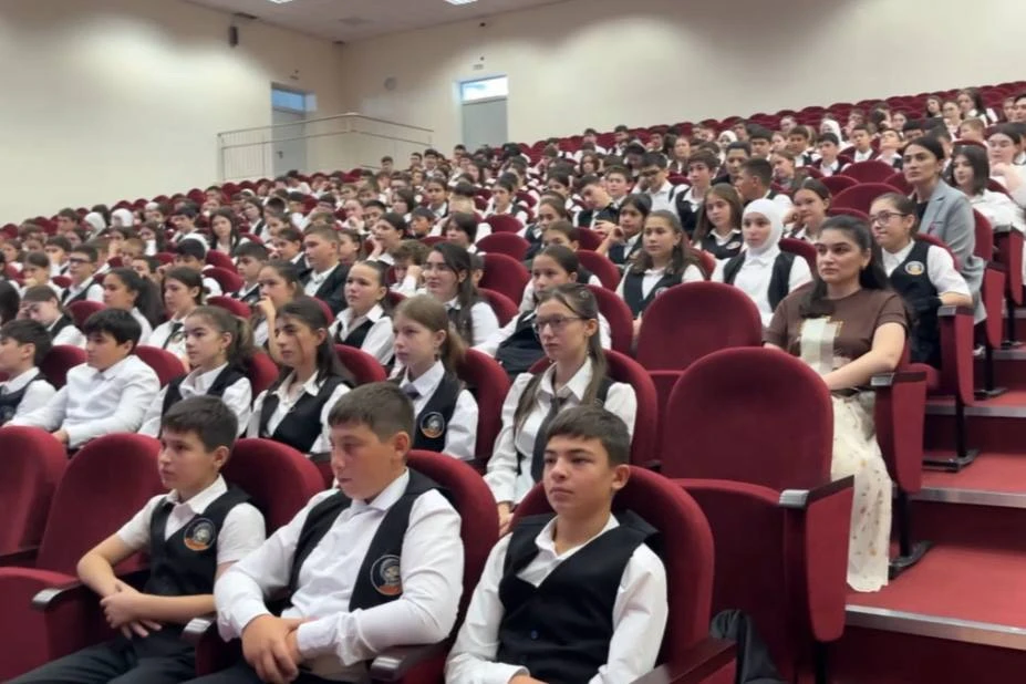 В образовательных учреждениях г.о. Баксан прошли «Часы памяти» в рамках Всероссийской а...