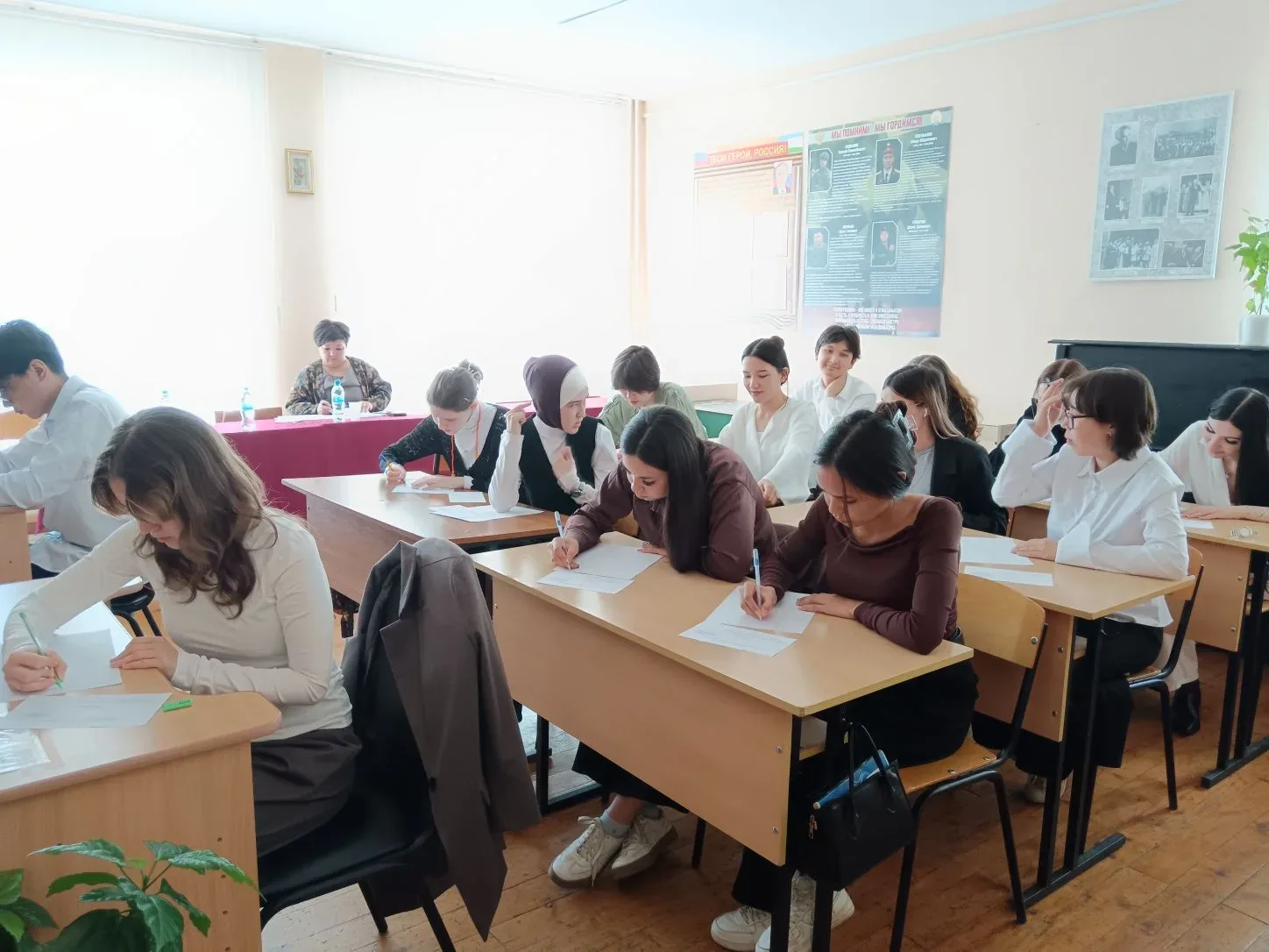 2 июня студенты выпускного курса художественного отделения специальности «Живопись» Сиб...