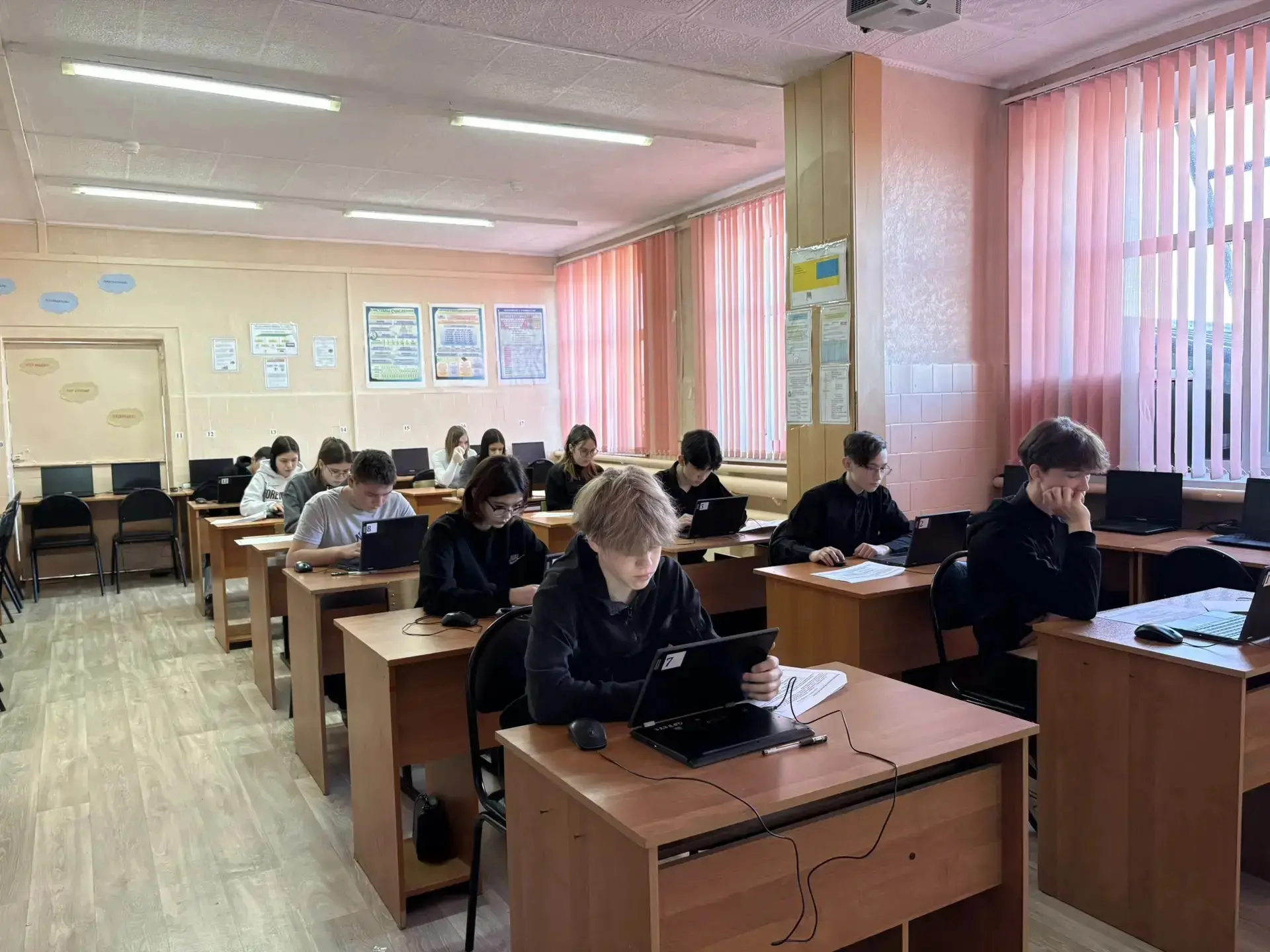 📚 Готовимся к ОГЭ с удовольствием и пользой!  2 апреля в рамках акции «Умные каникулы» на площадках 