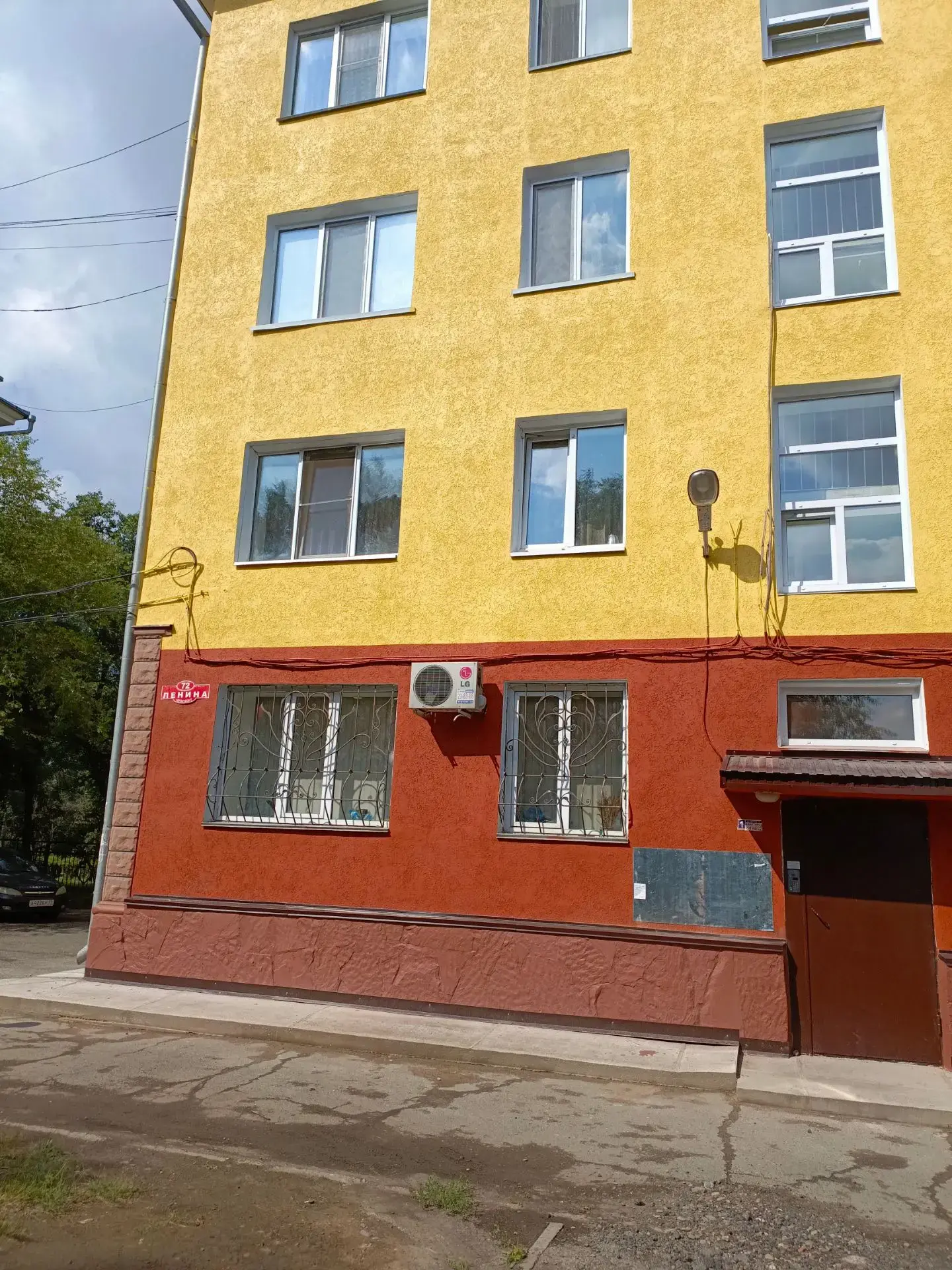 В Абакане ещё один многоквартирный дом обрёл обновлённый облик — и порадовал своих жильцов! На просп