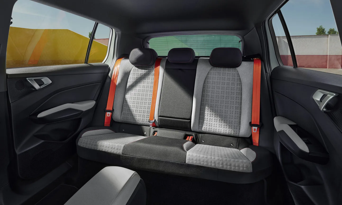 Skoda представила компактный кроссовер Epiq  Skoda Epiq — компактная альтернатива Kamiq с ДВС. Кросс