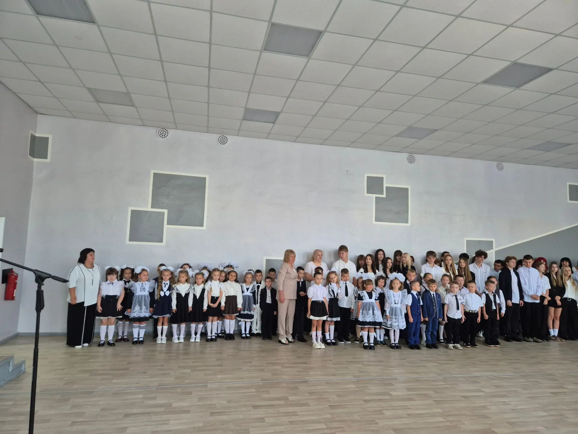 🎓 1 сентября в нашей школе состоялся праздник, с которого начинается новый учебный год!