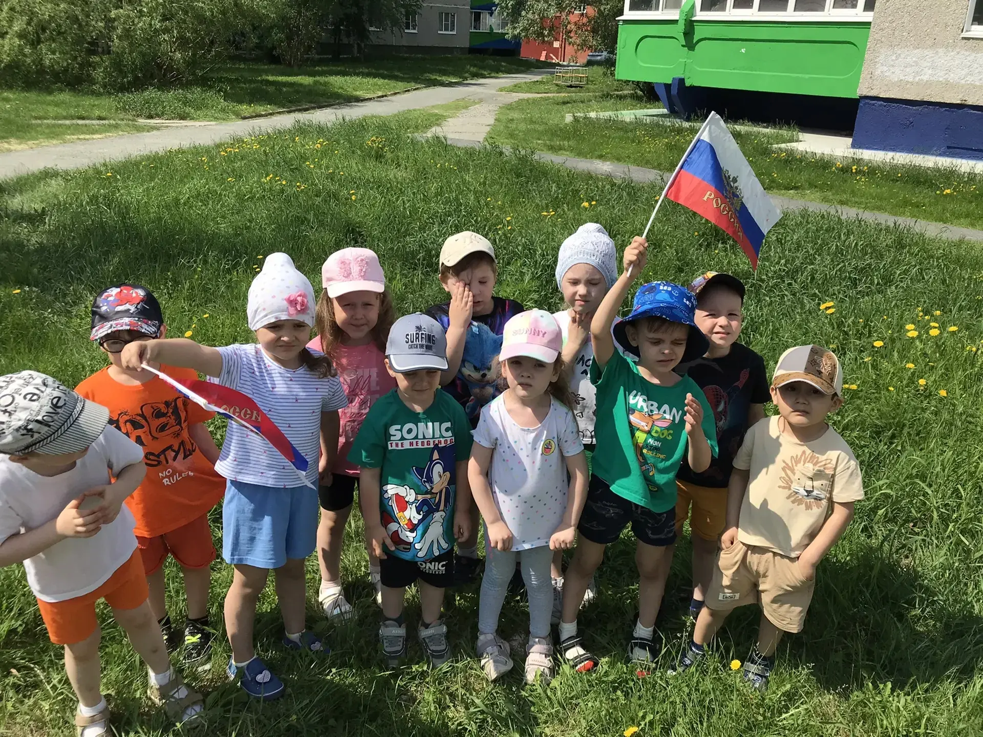 🌟 Праздничное путешествие в мир России для наших маленьких патриотов! 
 
Сегодня в библиотеке прошл