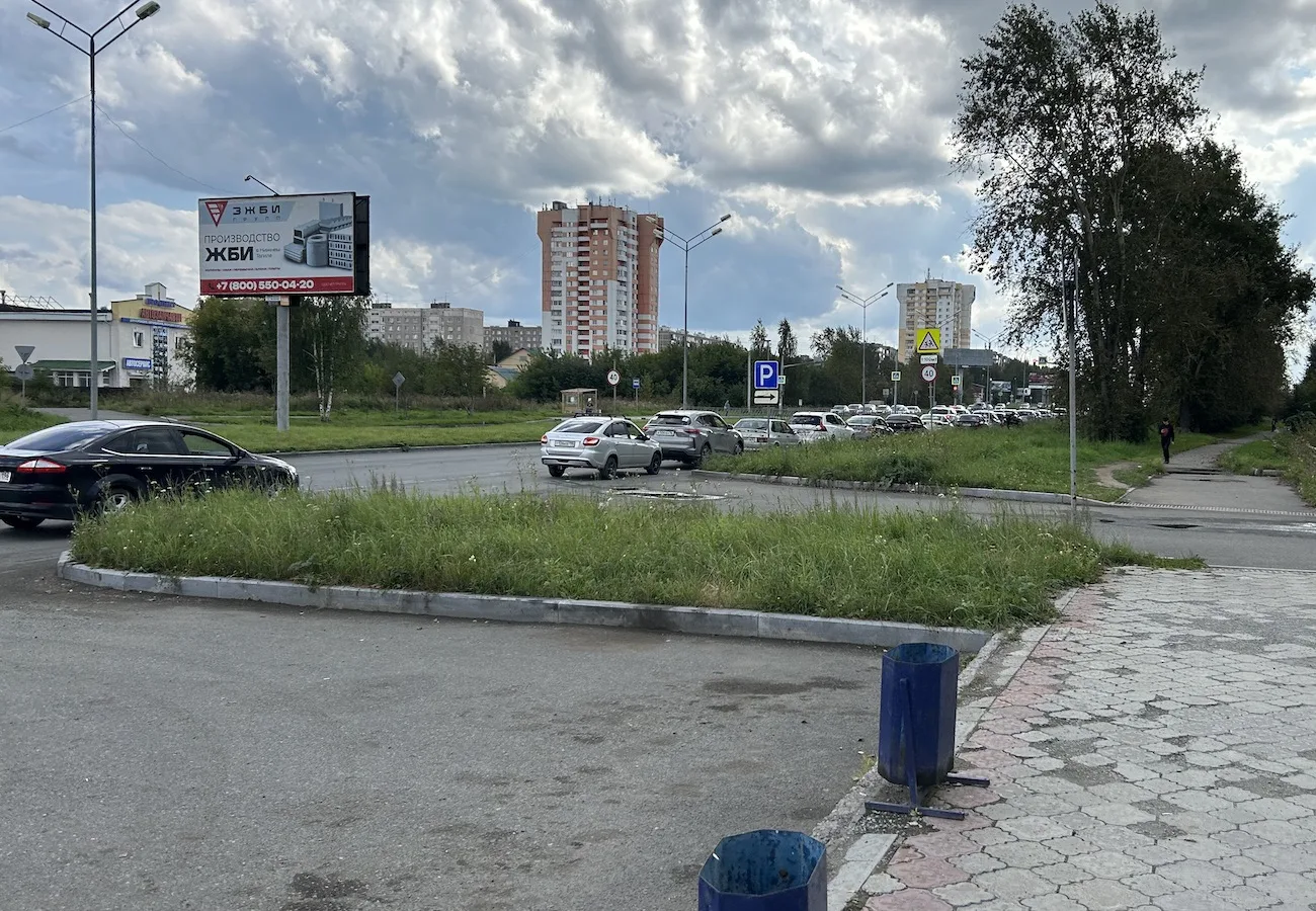 В Нижнем Тагиле на фоне дефицита топлива водители выстраиваются в километровые очереди ...
