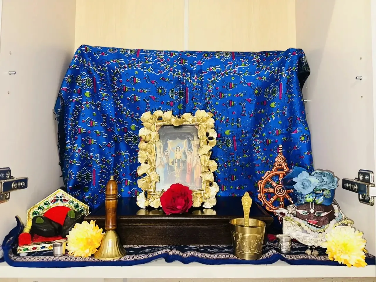 Дорогие преданные, Харе Кришна! Примите наши смиренные поклоны 🙏 Слава Шриле Прабхупаде🙏