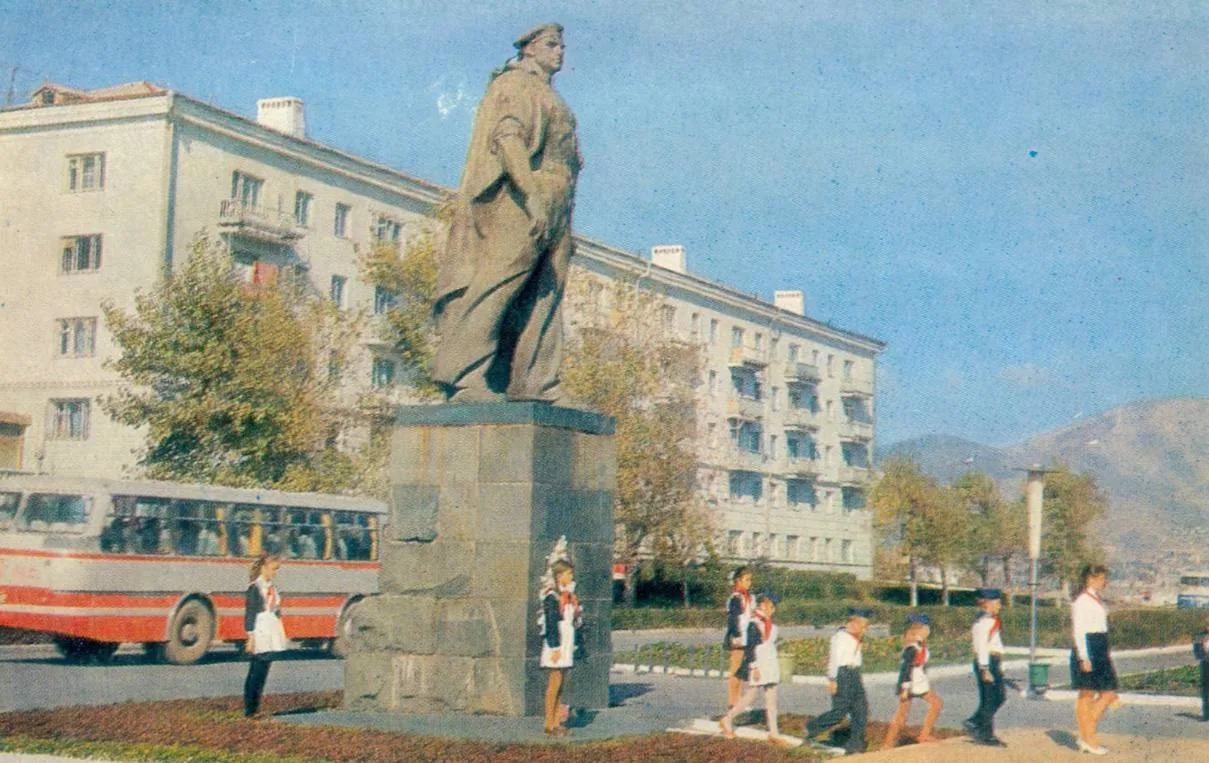 66 лет назад 31 июля 1960 года в день Военно-Морского флота на Набережной было многолюдно. Почетный 
