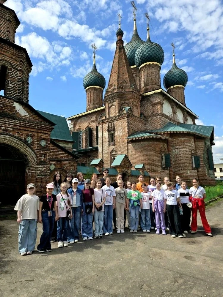 Выступление юных талантов из нашей школы на международном фестивале в Ярославле 🎶  🎤 Ребята из студи