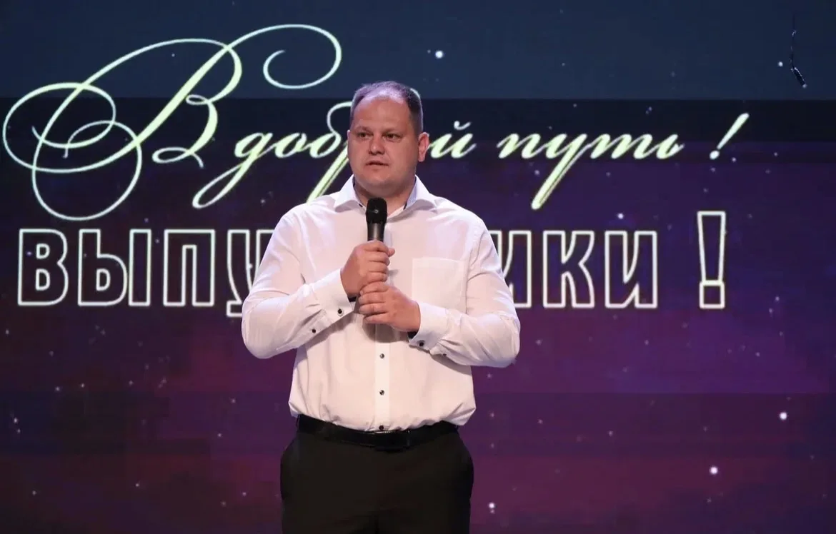 Знаете, есть в девятом классе что-то щемящее. Это не выпускной одиннадцатиклассников с их глобальным