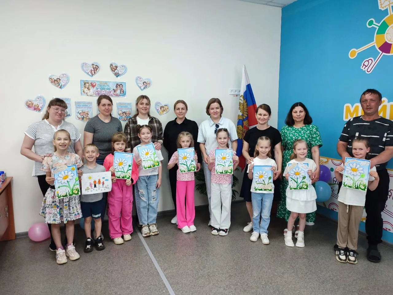 Весело и душевно прошла встреча в мастерской игрушек! 🧸✨ Родители и дети собрались на ...