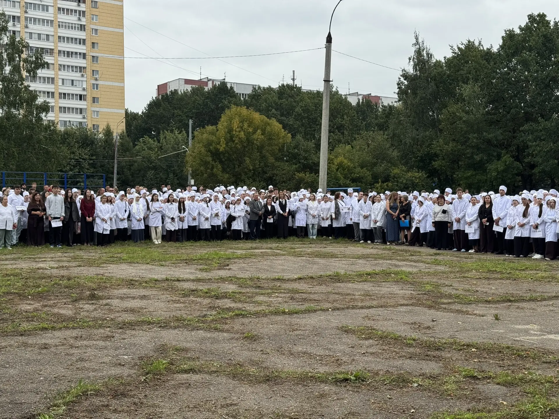 Сегодня в Казанском медицинском колледже прошла торжественная линейка, посвященная Всер...